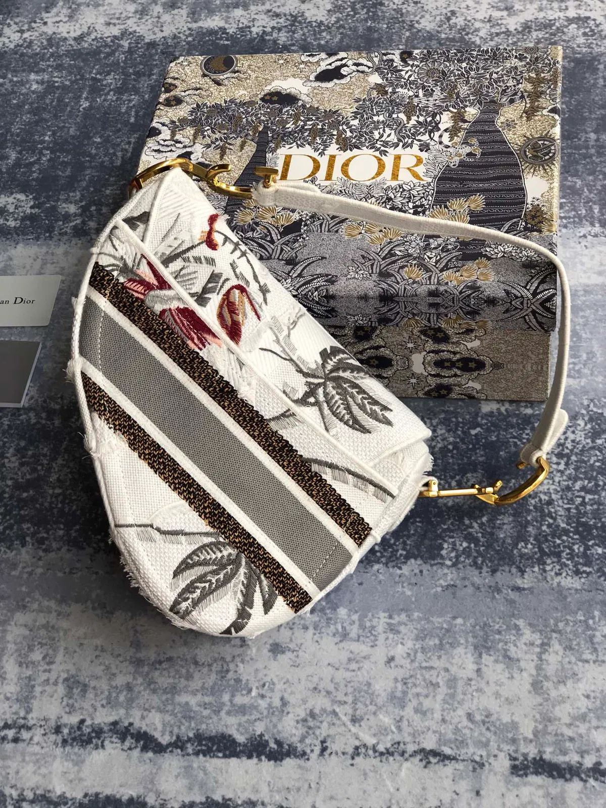 Dior Saddle Bag — image 9