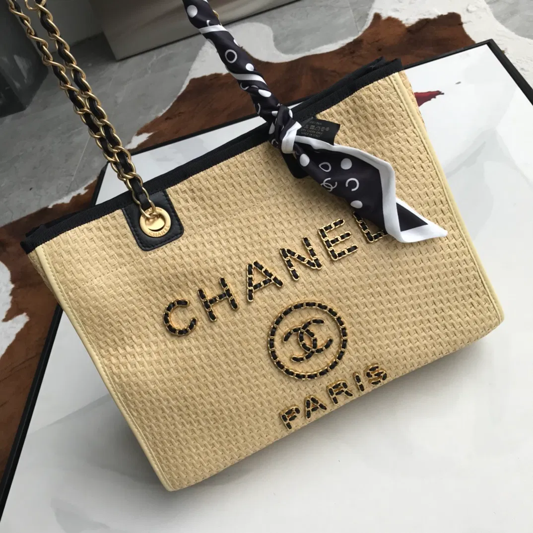CHANEL TOTE — image 6