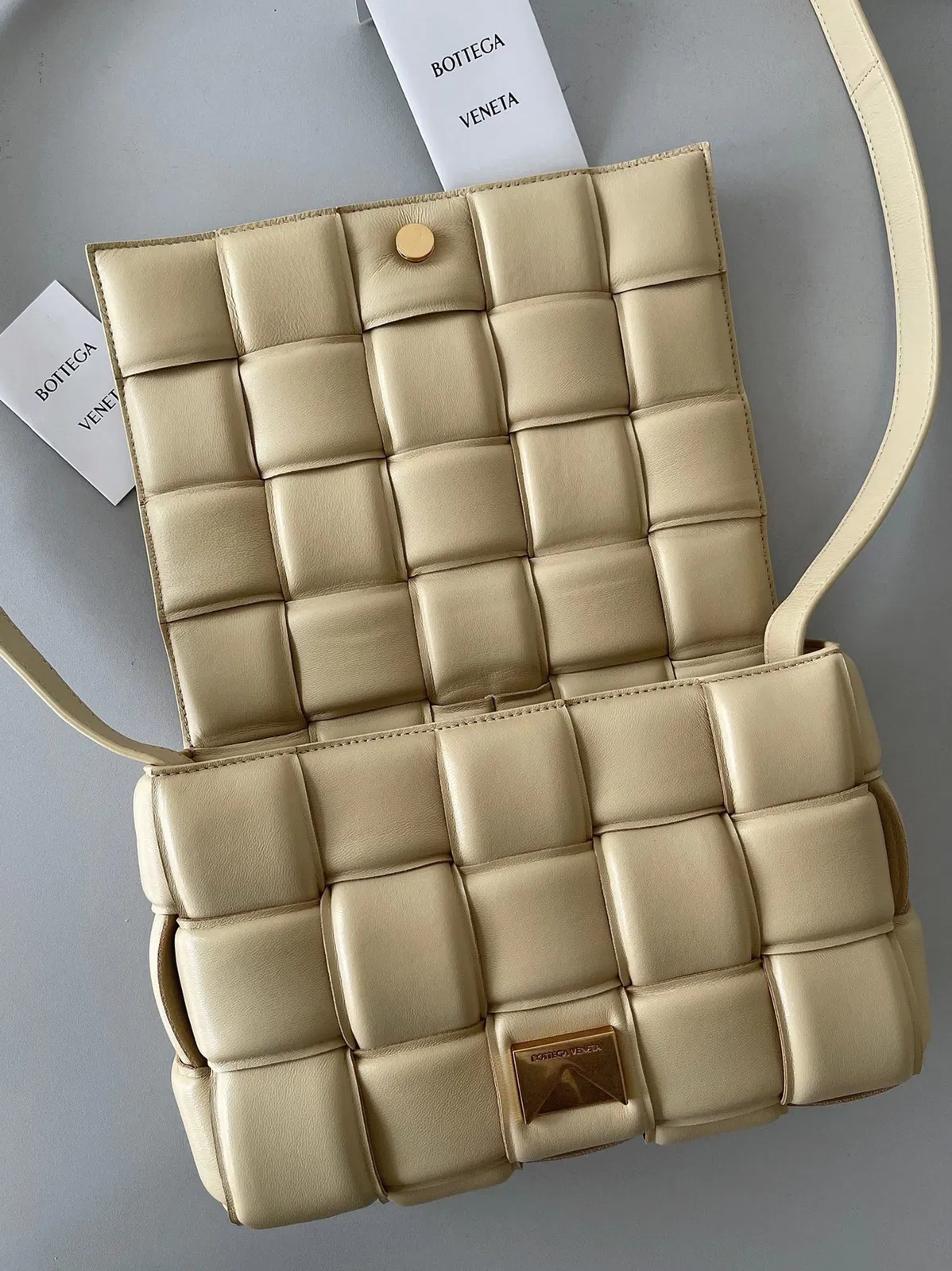 Top Quality Knockoff Bottega Veneta Padded Cassette Bag In Porridge — image 4