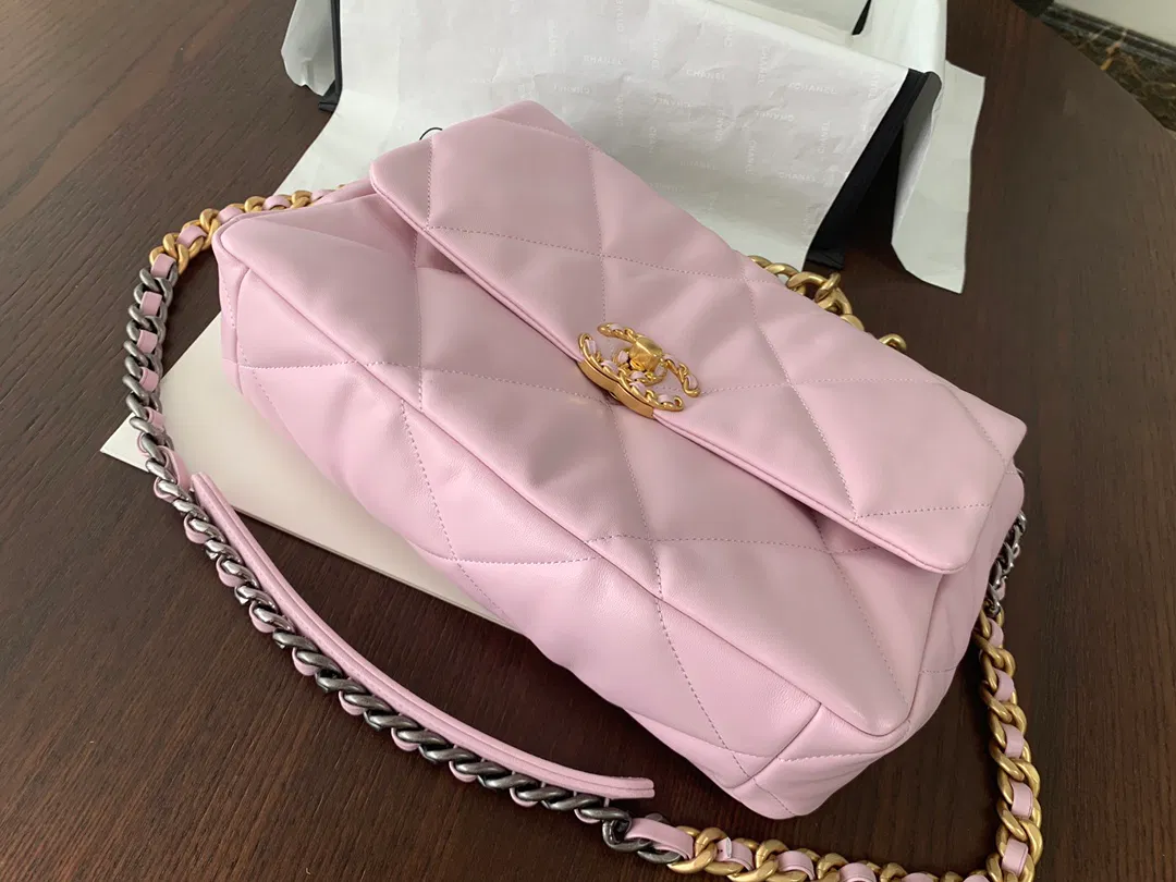 Chanel 19 medium — image 6