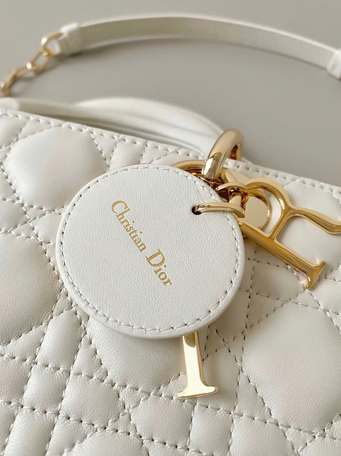 Dior Lady D-Joy Small Bag Knockoff in White — image 7