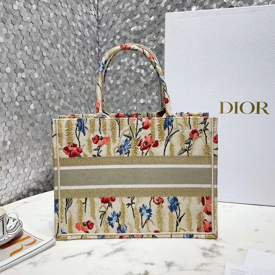 Dior Medium Book Tote Bag in Hibiscus Metallic Thread Embroidery — image 7