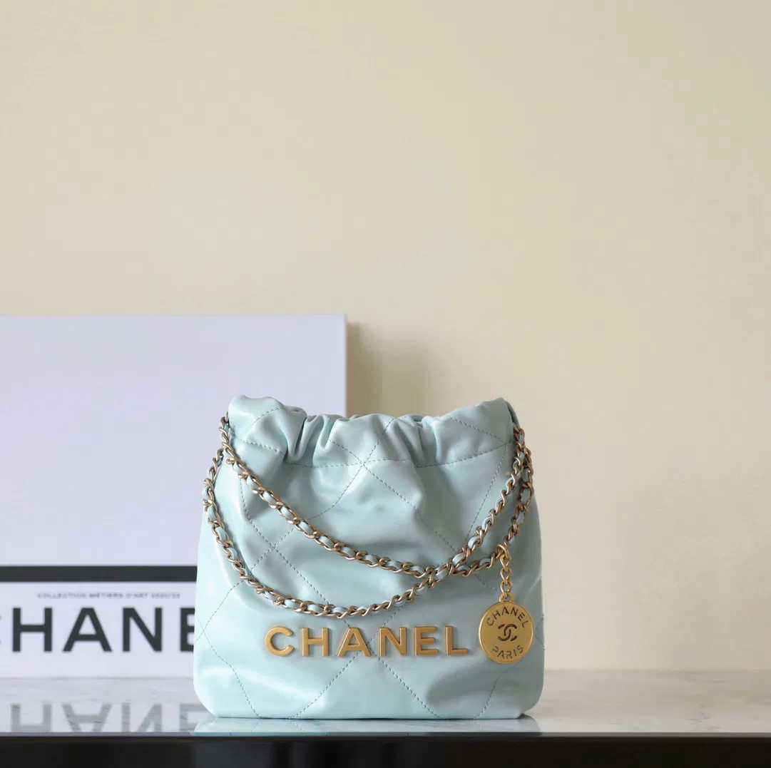 Chanel 22 mini bag — image 9