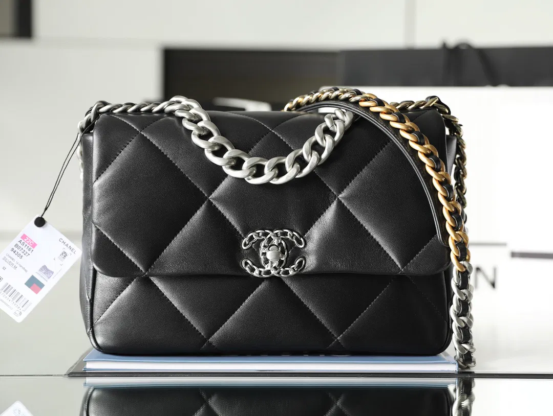 Chanel 19 — image 2