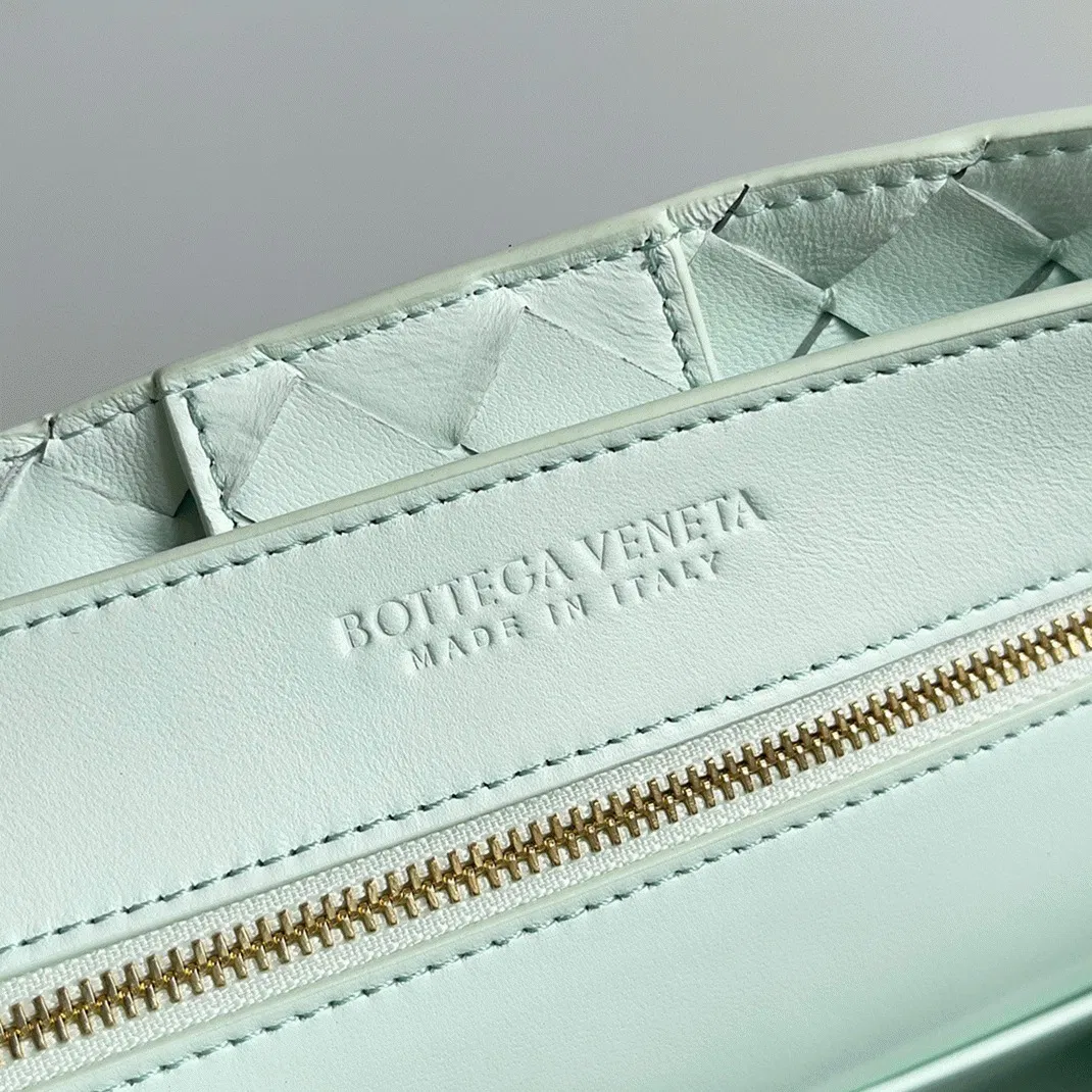 Bottega Veneta Andiamo Medium Bag Glacier — image 3