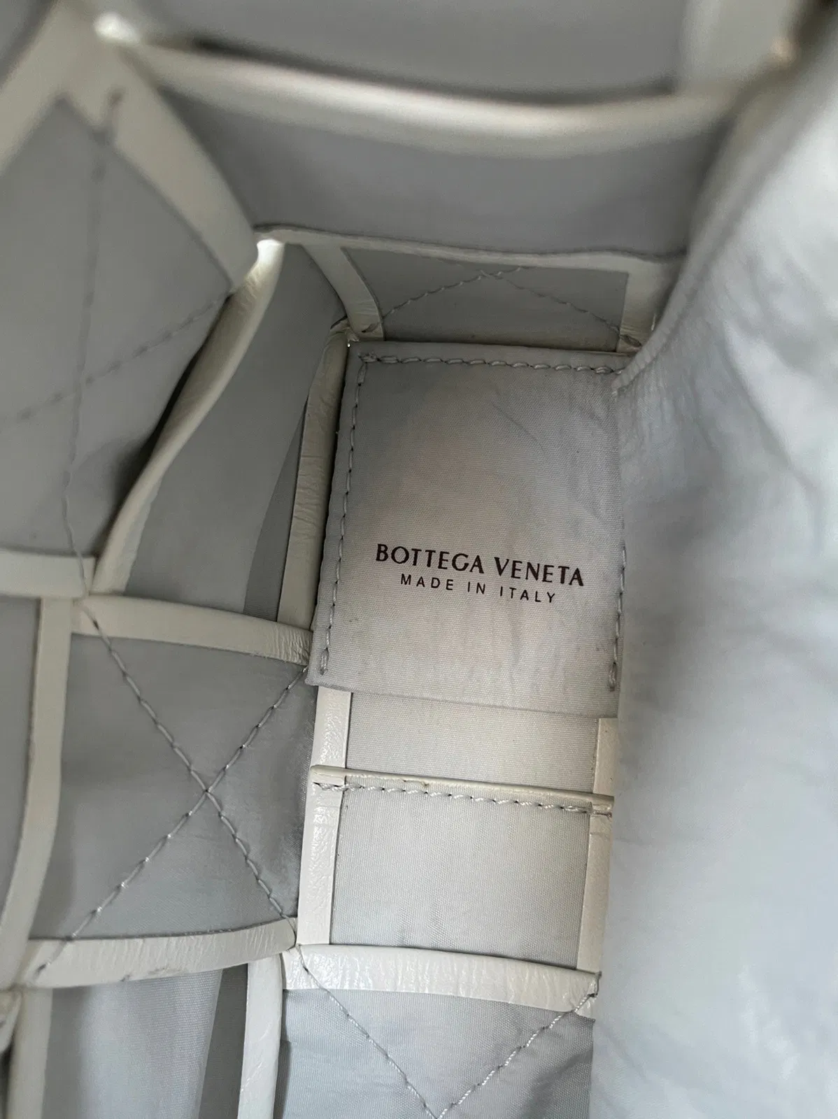 Top Quality Bottega Veneta Cassette Bag In White — image 8