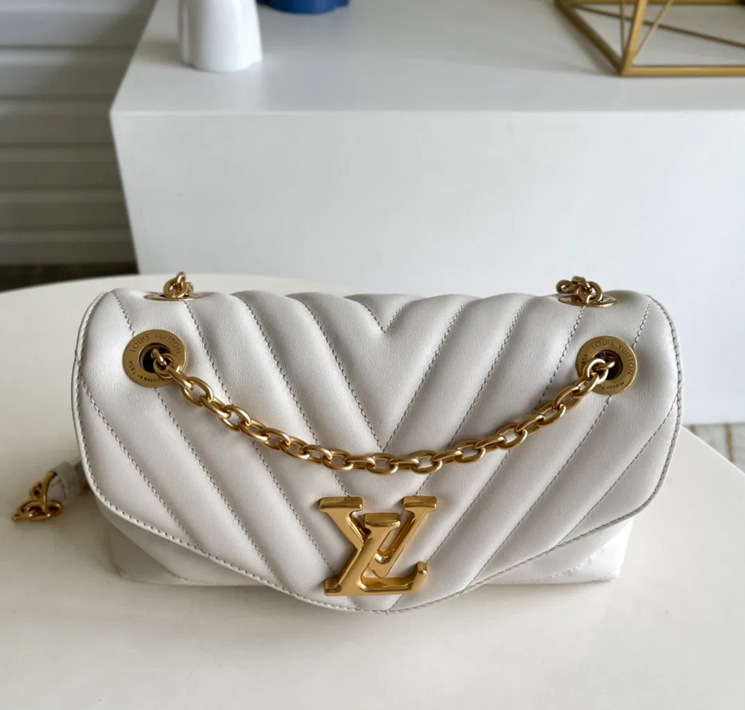 LV NEW WAVE CHAIN BAG — image 7