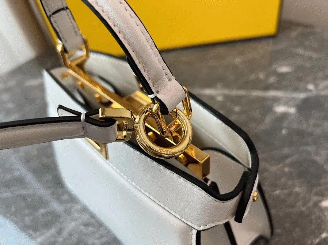 Top Quality Fendi Peekaboo ISeeU Petite Bag In White Nappa Leather — image 6