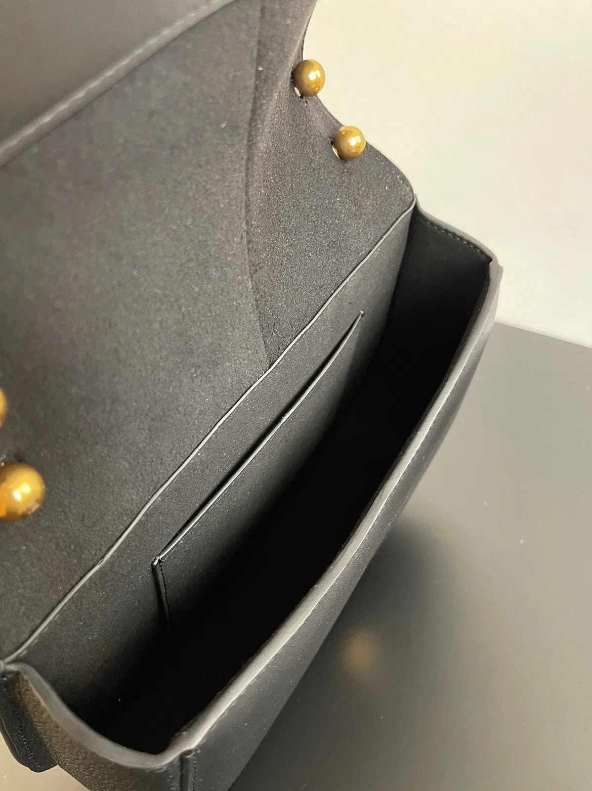 Top Quality Fendi C’mon Medium Bag in Black — image 5