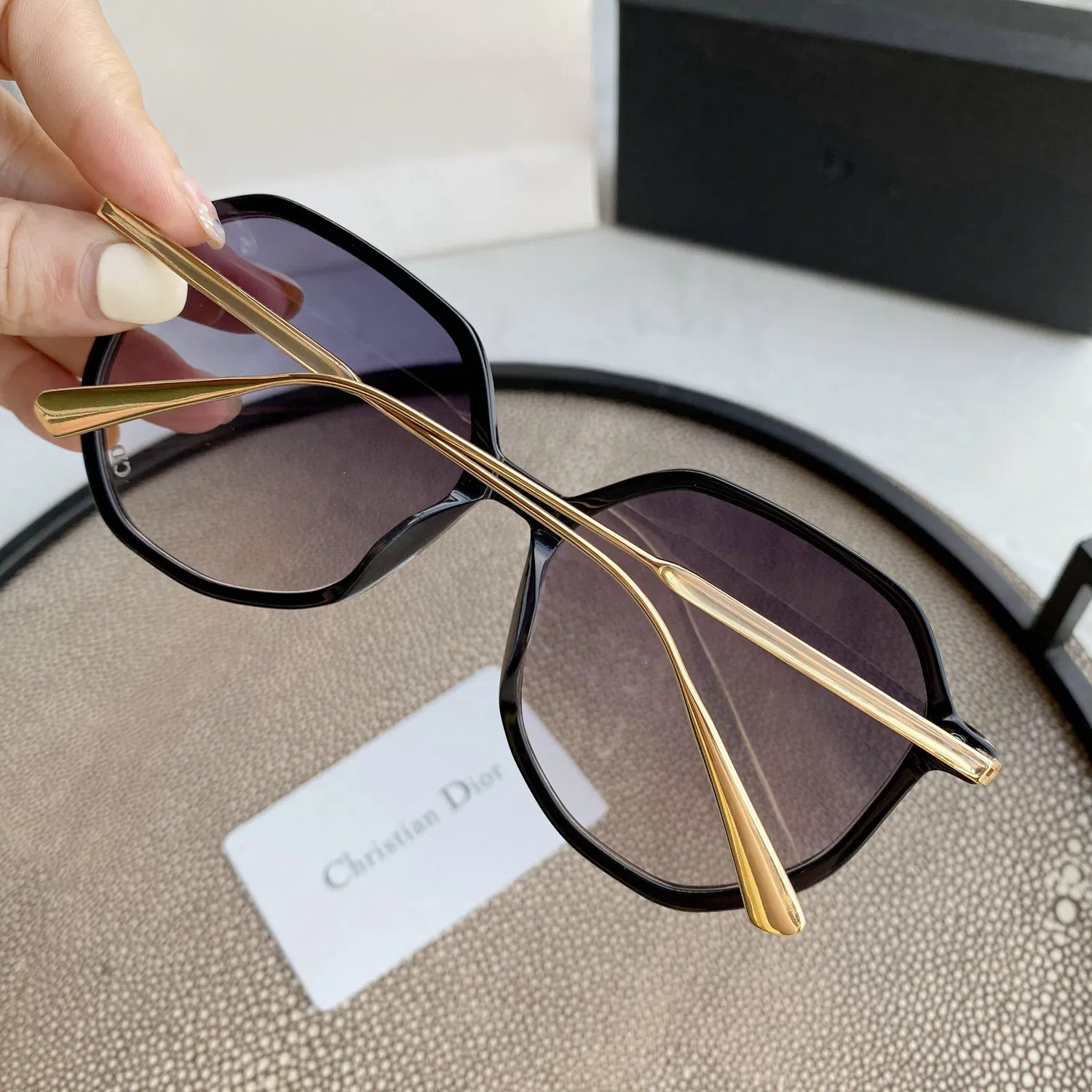 Round Sunglasses — image 5