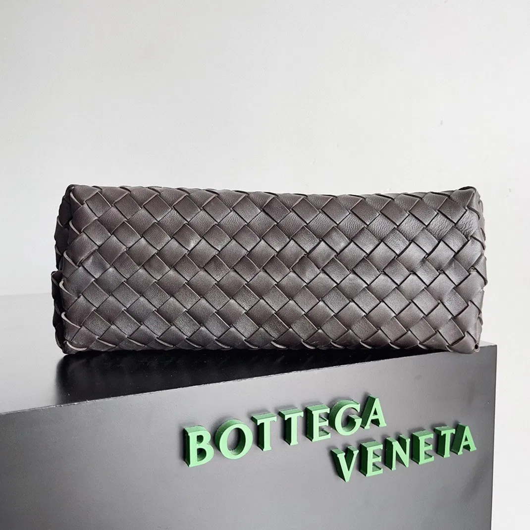 Bottega Veneta Large Andiamo Bag Fondant — image 3