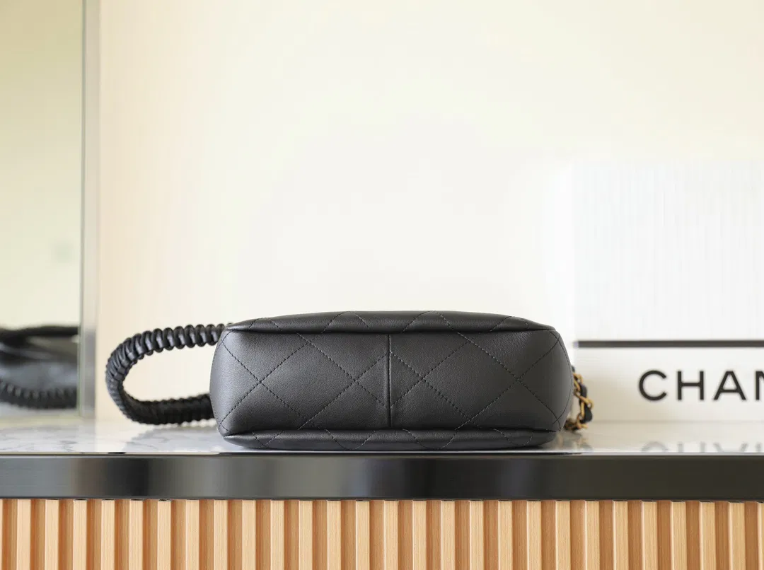 Hobo Handbag — image 5