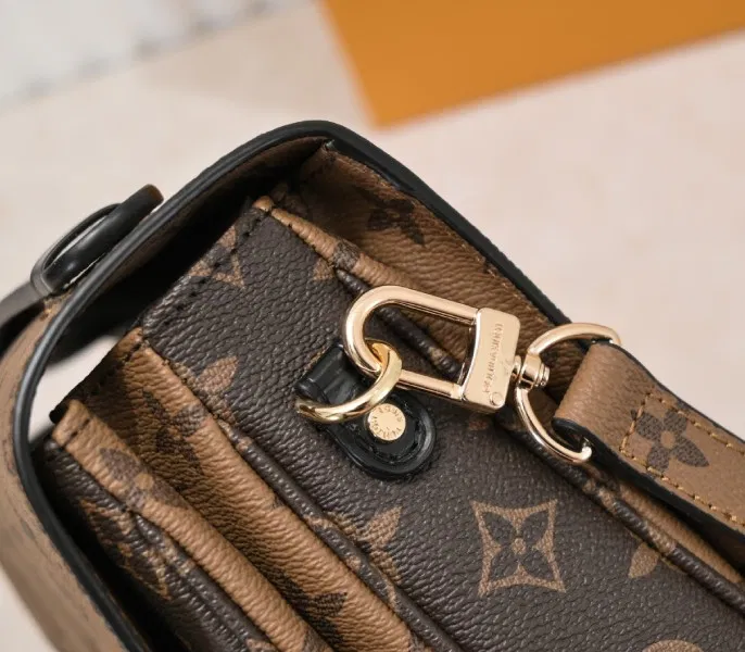 LV Monogram Reverse Canvas Metis M44876 — image 7
