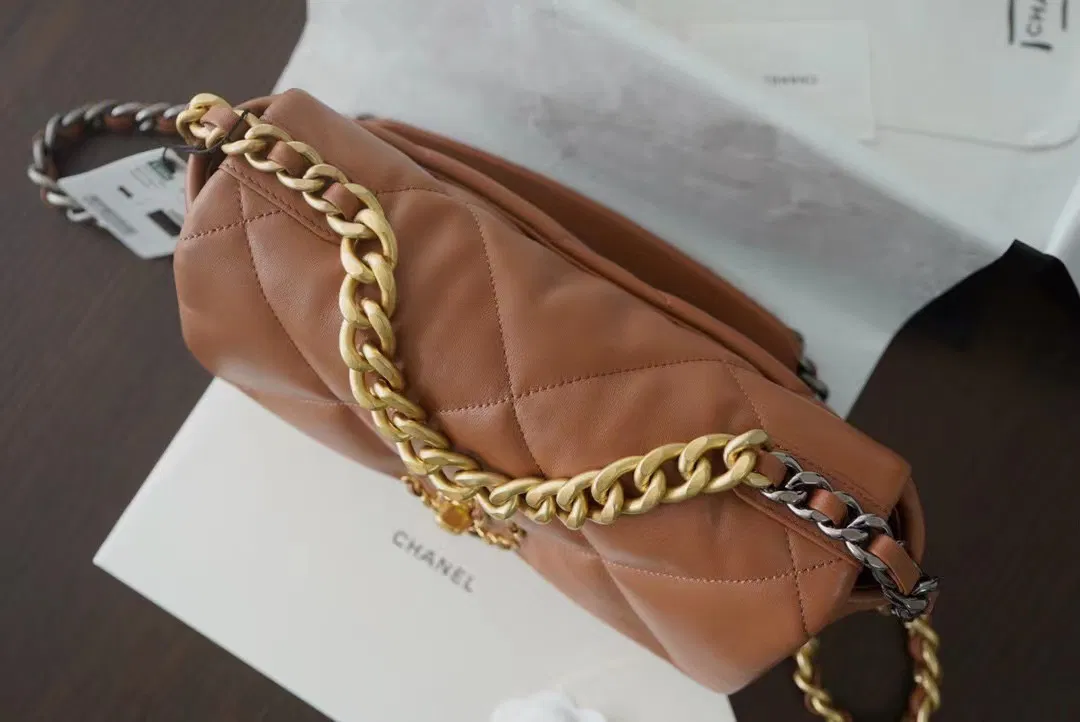 Chanel 19 small in caramel — image 7