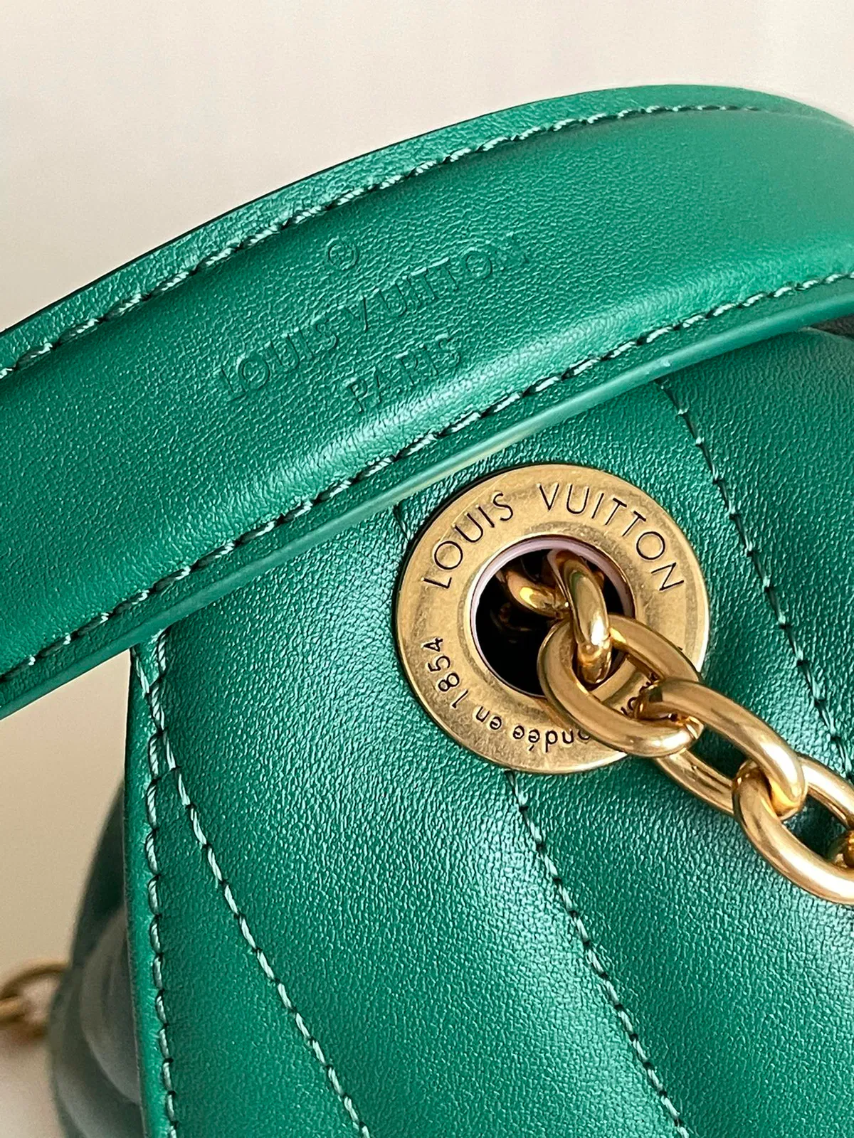 LV NEW WAVE CHAIN BAG — image 6