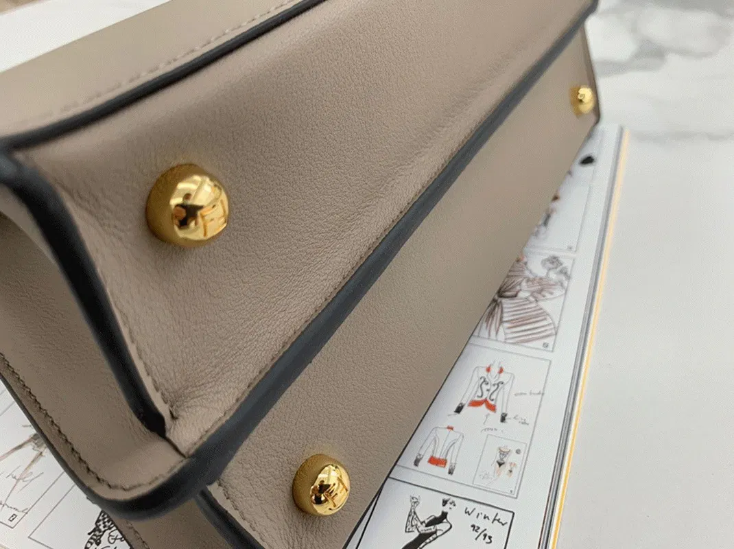 Grey Calfskin Fendi Peekaboo ISeeU Small Imitation Bag — image 9