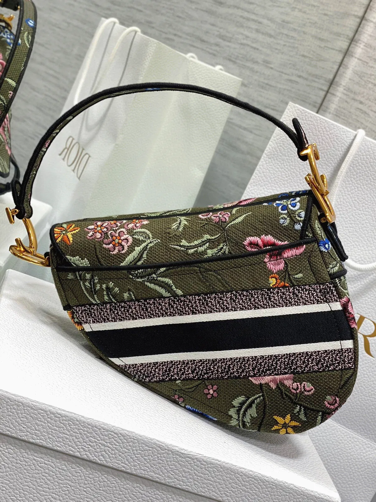 Dior Saddle Bag Knockoff in Green Multicolor Dior Petites Fleurs Embroidery — image 8