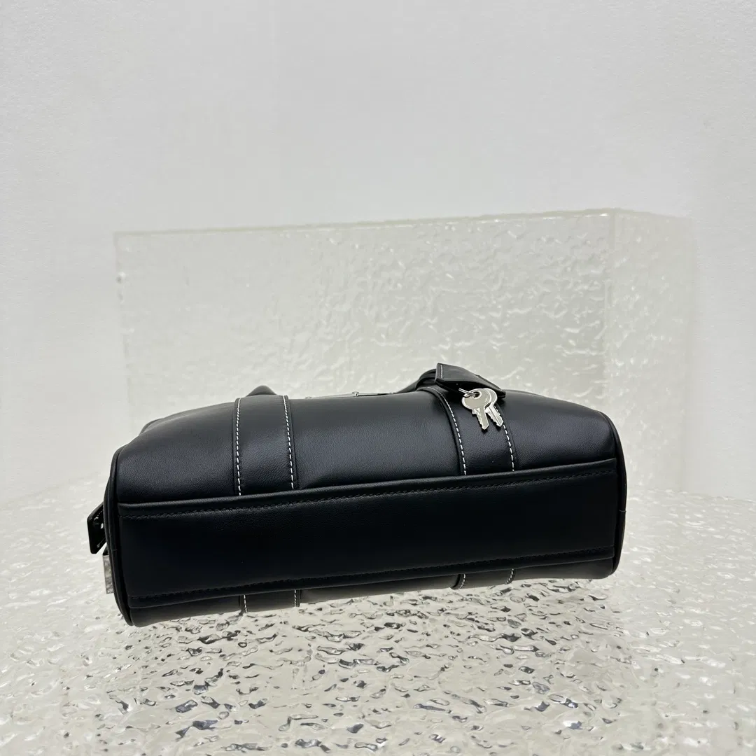 Soft Hobo bag — image 7