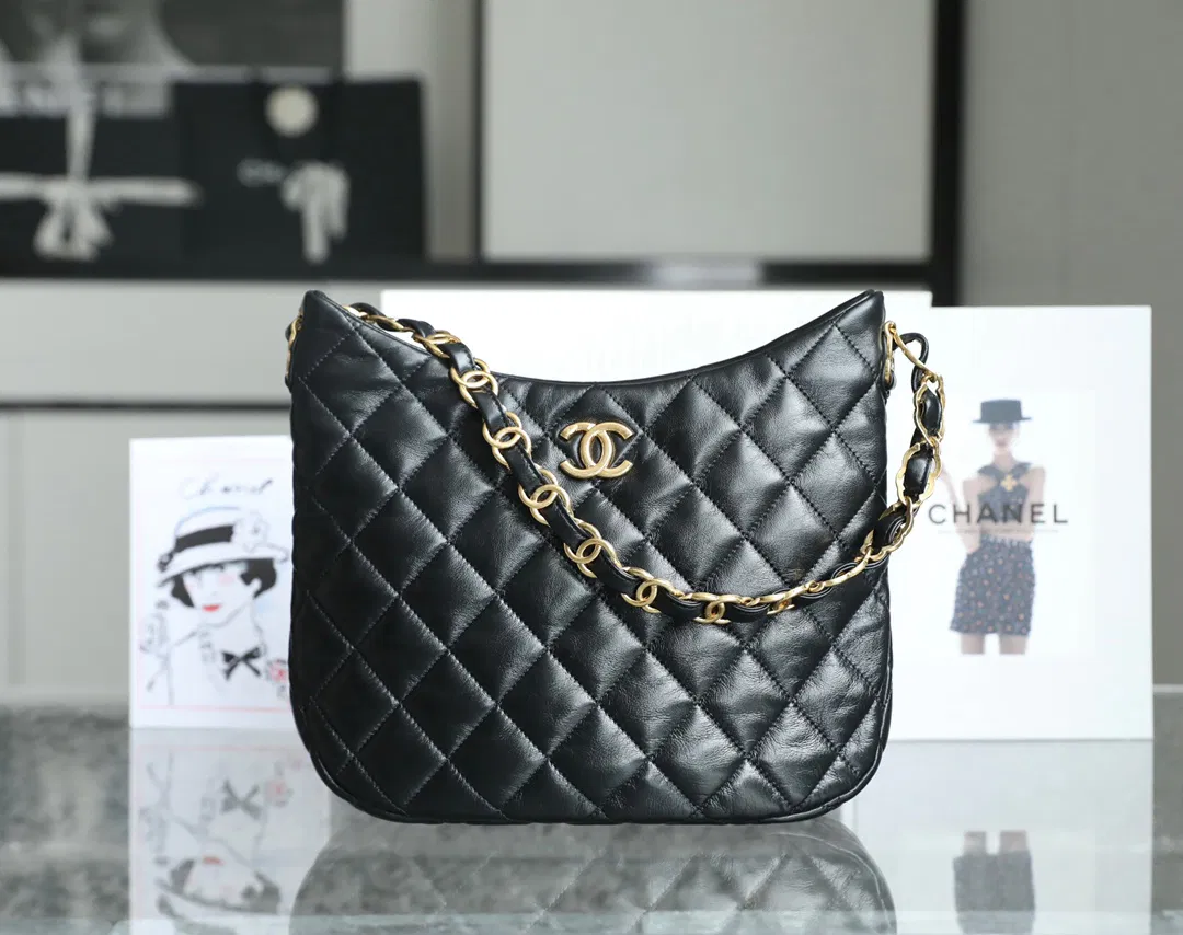 Chanel large Hobo bag — image 9