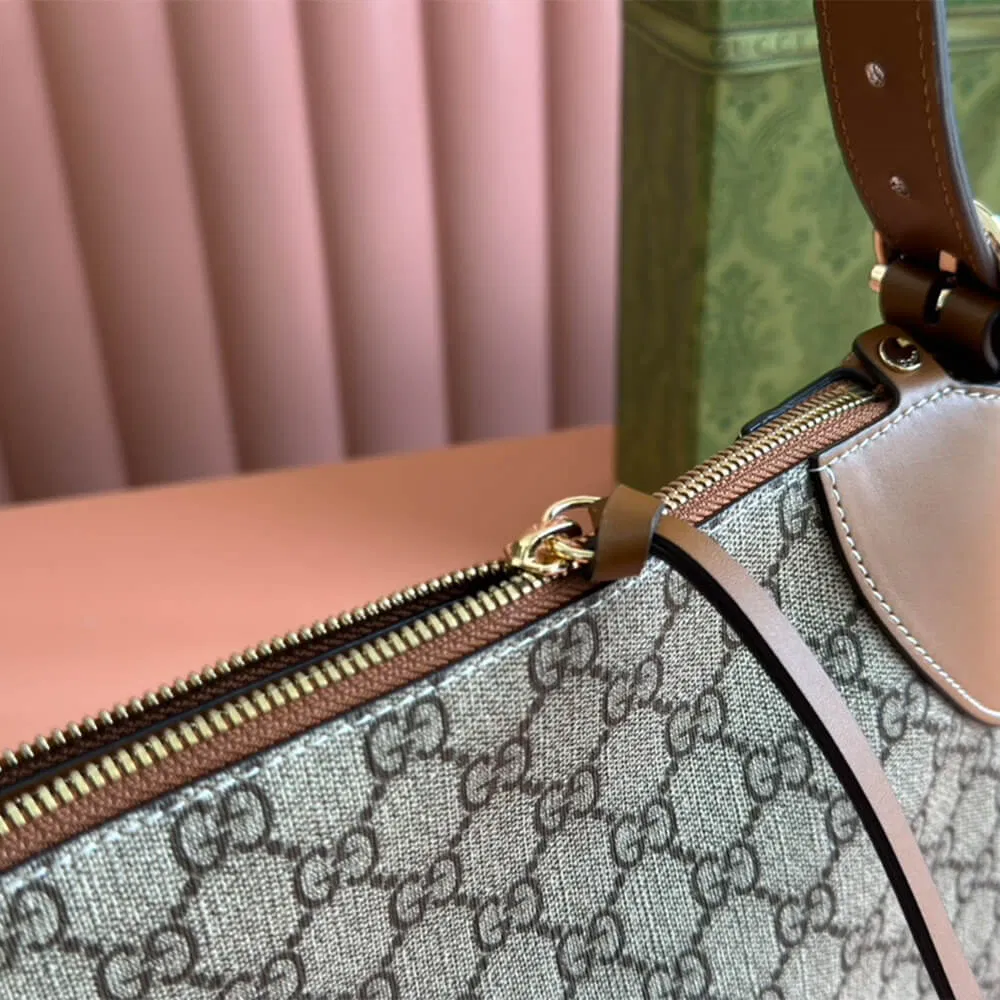 GG Emblem medium shoulder bag — image 5