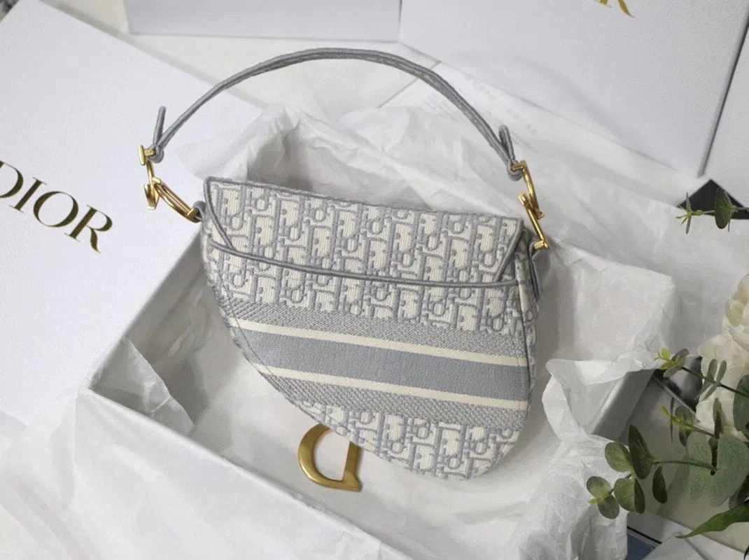 Dior Saddle Bag Knockoff in Grey Dior Oblique Embroidery — image 5