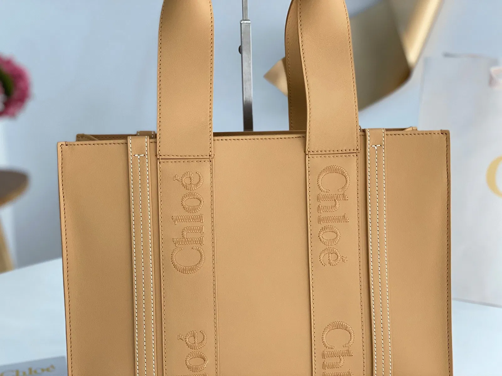 Top Quality Knockoff Chloe Woody Medium Tote Bag In Beige Calfskin — image 2