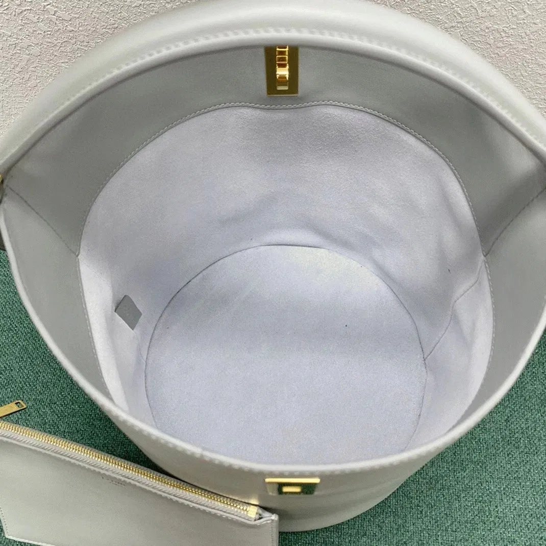 Top Quality Celine Bucket 16 Bag In Mineral Smooth Calfskin — image 10