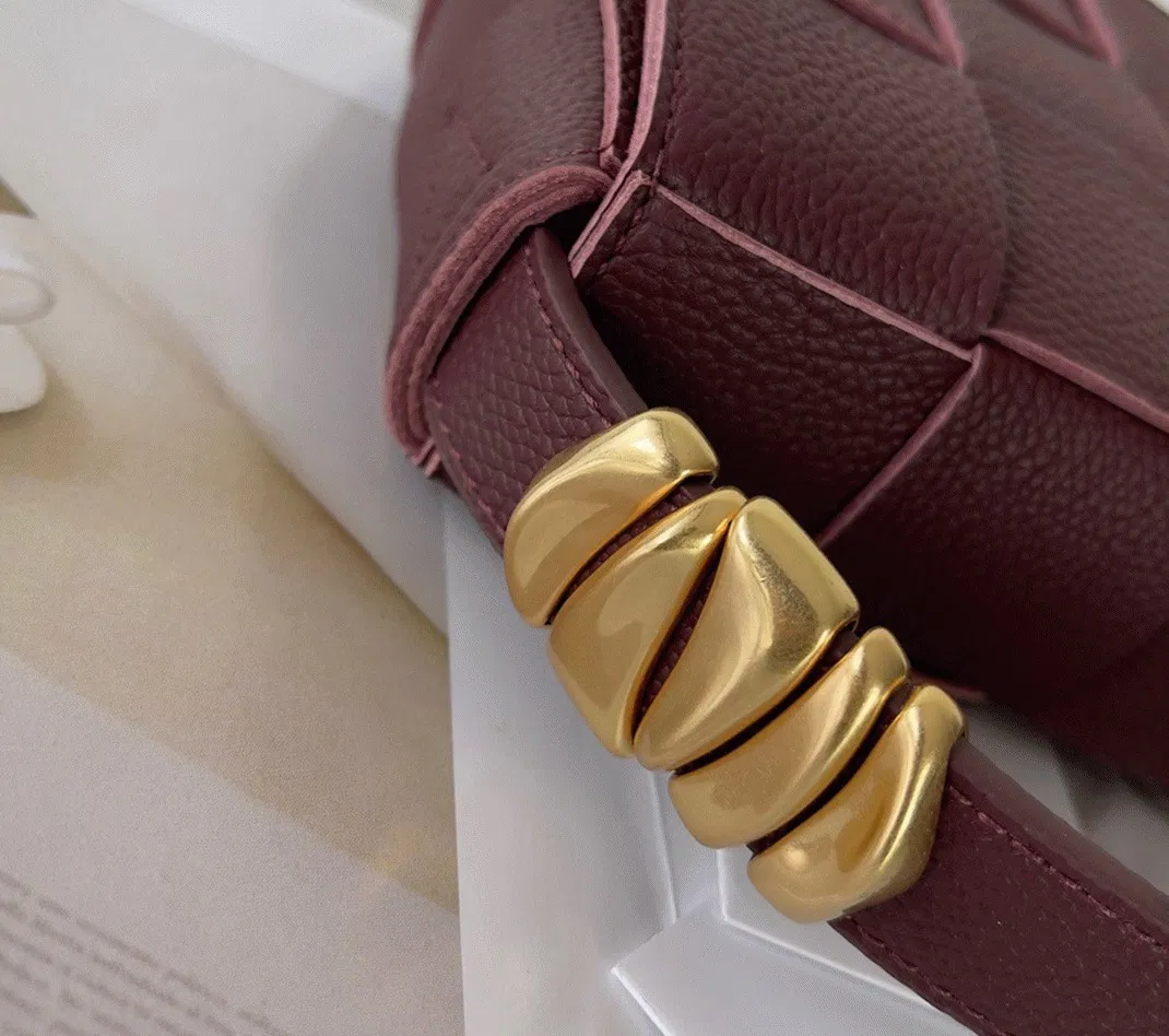 Top Quality Bottega Veneta Cassette Bag In Burgundy — image 7