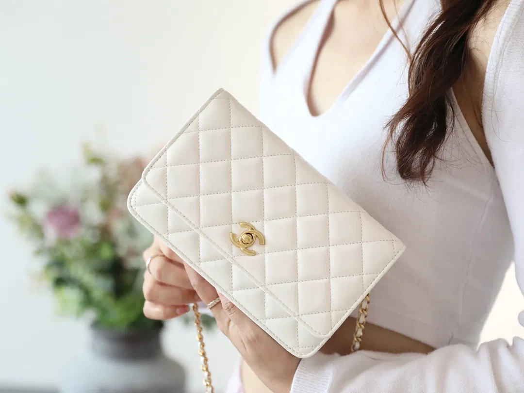Chanel WOC — image 2