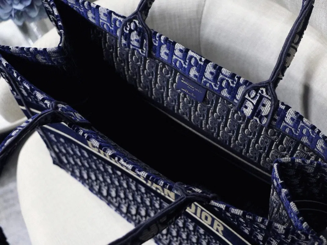 Dior Large Book Tote Bag in Blue Oblique Embroidered Velvet — image 7