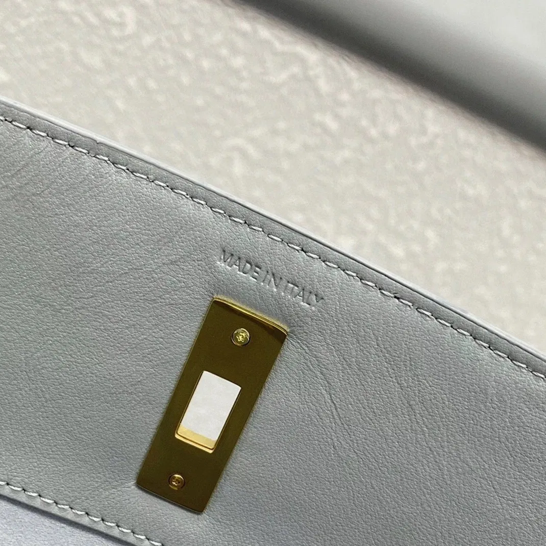 Top Quality Celine Bucket 16 Bag In Mineral Smooth Calfskin — image 13