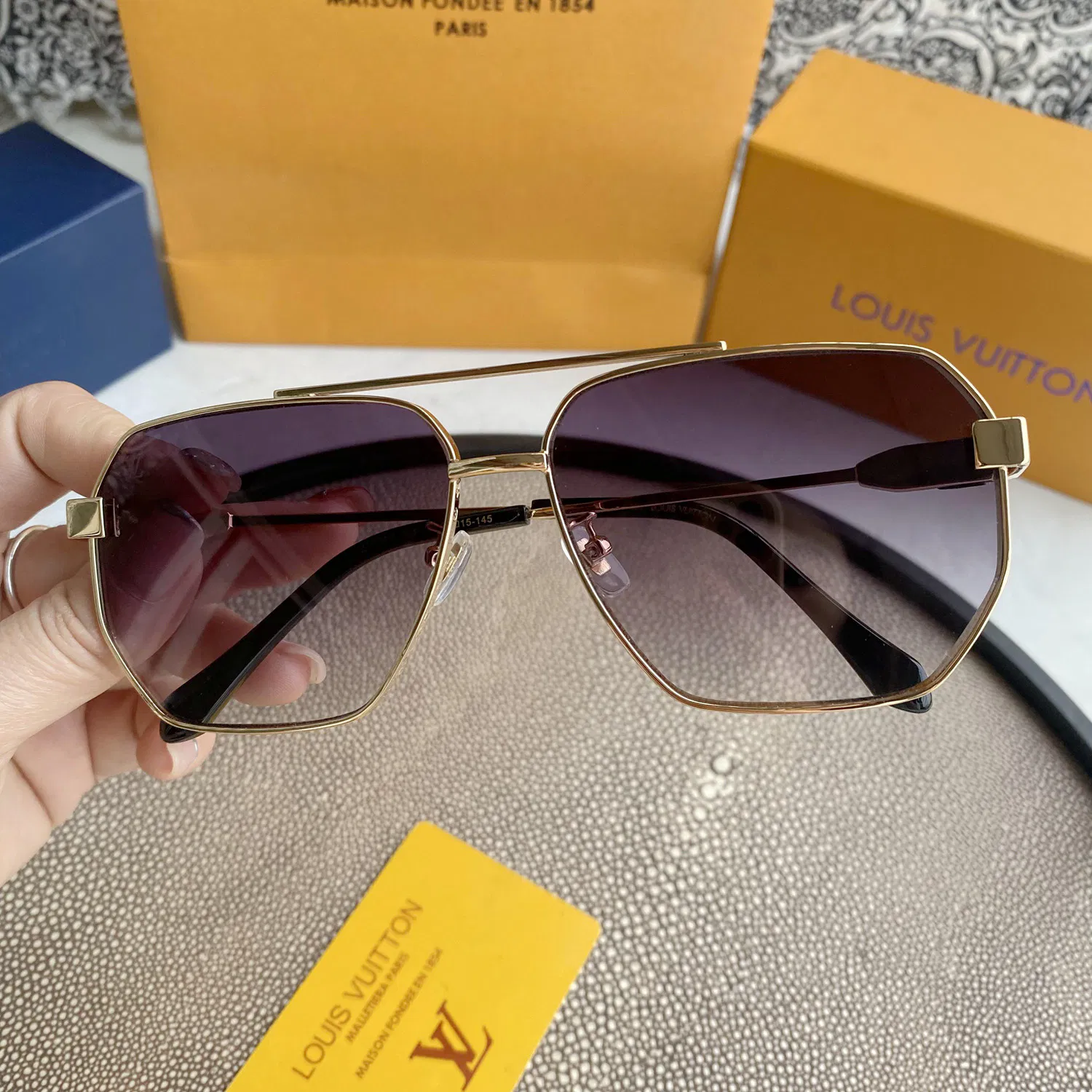 LV SUNGLASSES — image 7