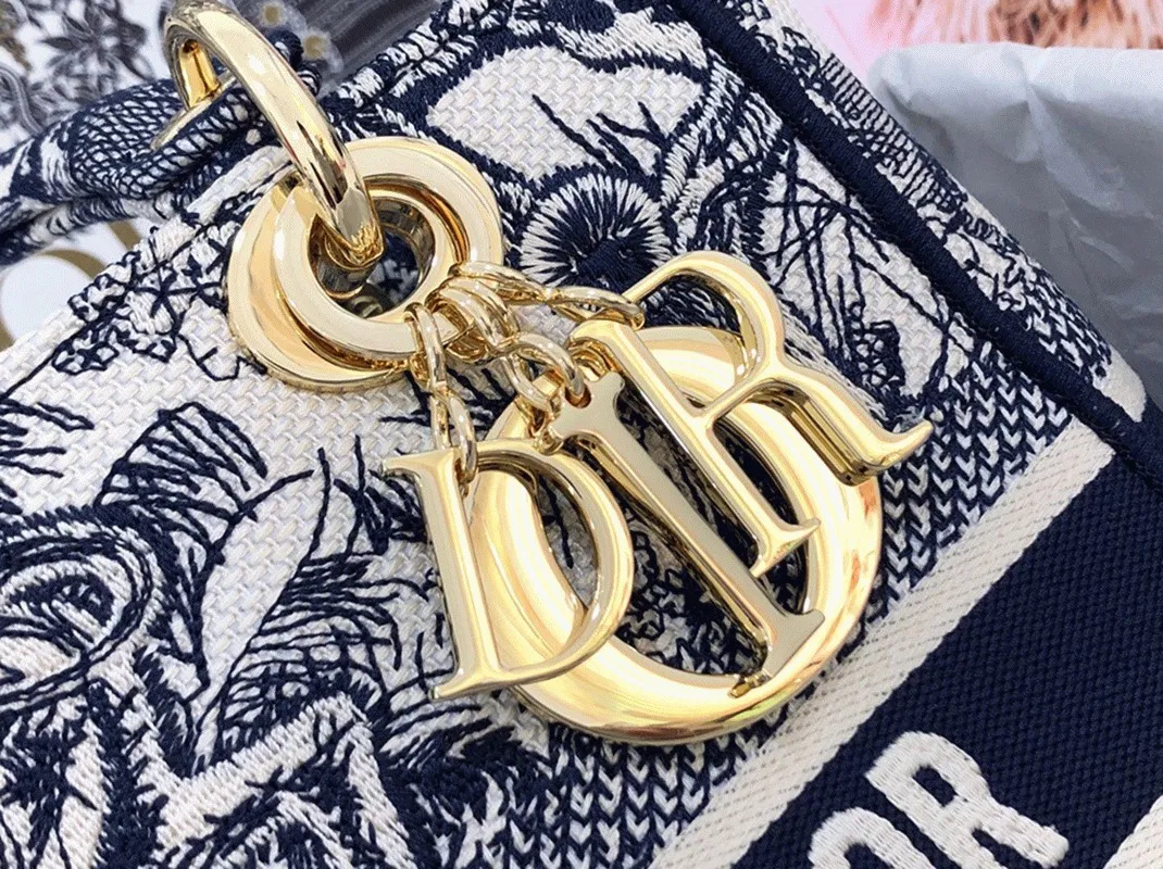 Dior Lady D-Lite Medium Bag Knockoff in Blue Toile de Jouy Embroidery — image 4