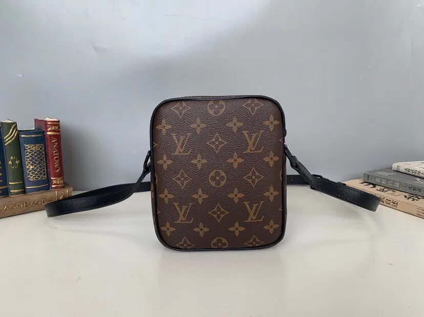 CHRISTOPHER WEARABLE WALLET — image 8