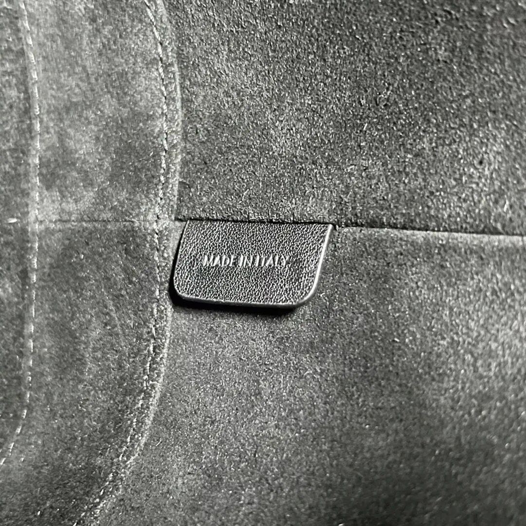 Top Quality Knockoff Celine Small Bucket Cuir Triomphe In Black Calfskin — image 4