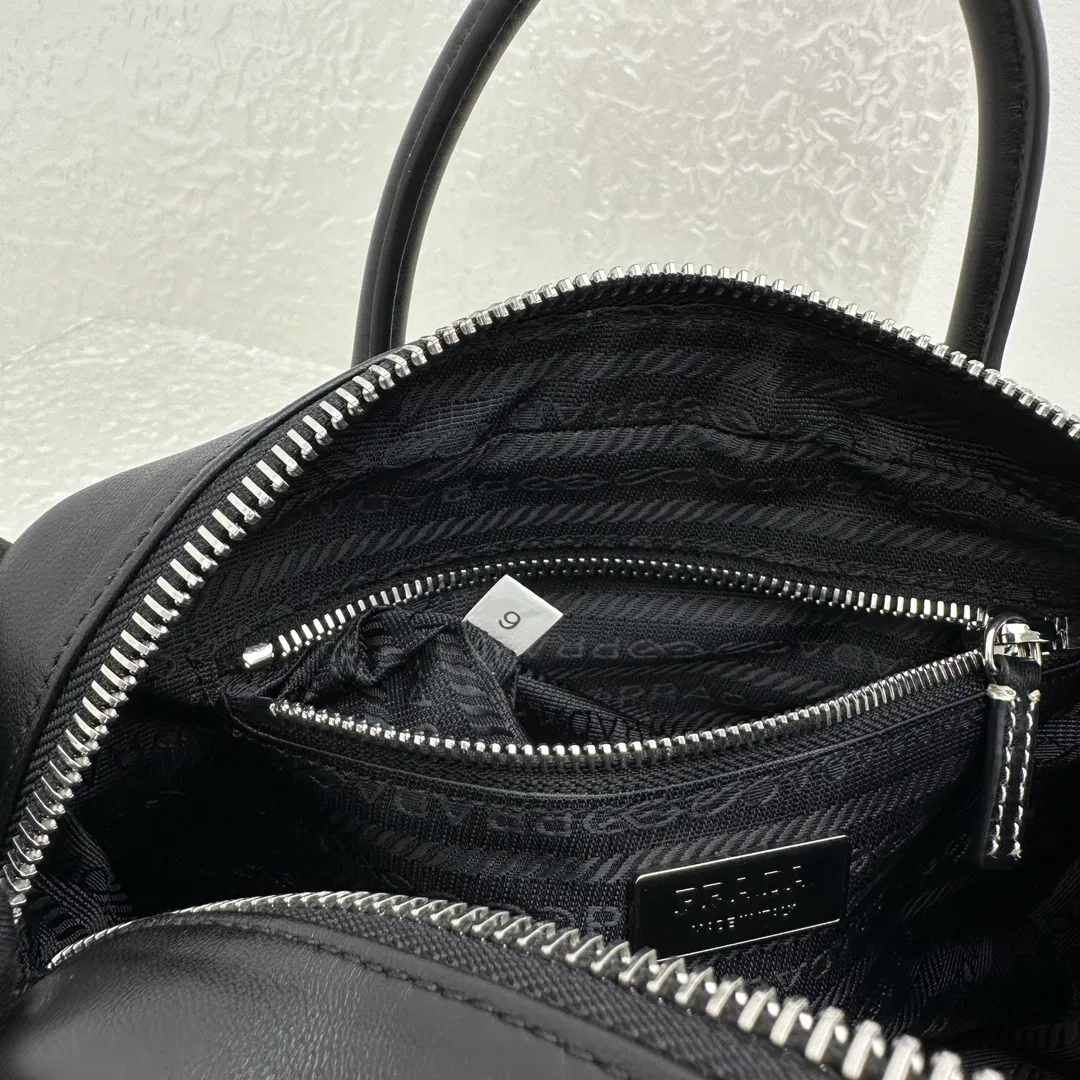 Soft Hobo bag — image 3