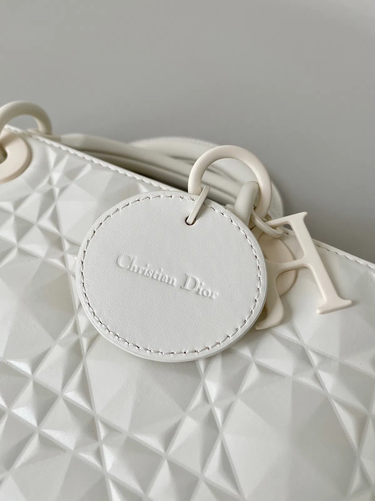 Dior Lady D-Joy Medium Bag Knockoff in White Calfskin with Diamond Motif — image 6