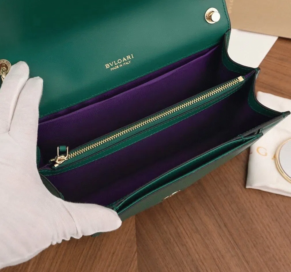 Bvlgari Serpenti Forever Medium Shoulder Bag Green Calfskin — image 5