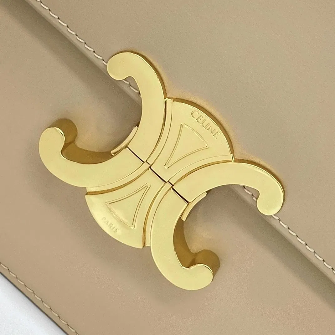Top Quality Imitation Celine Triomphe Medium Bag In Nude — image 3