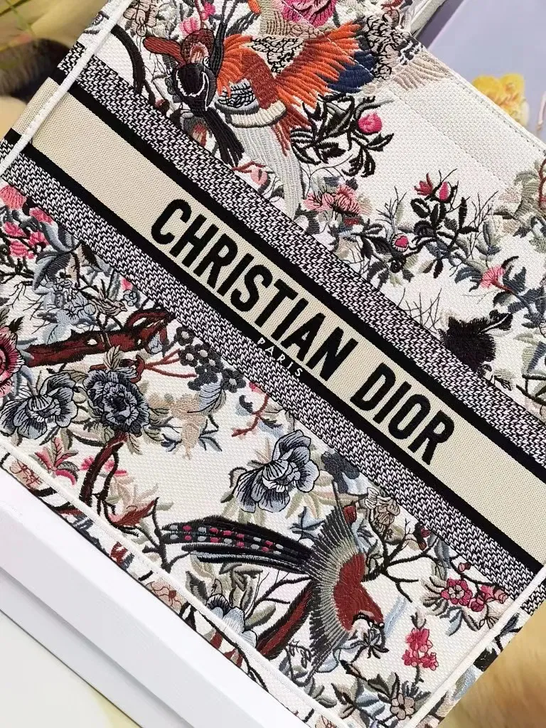 Book tote — image 3