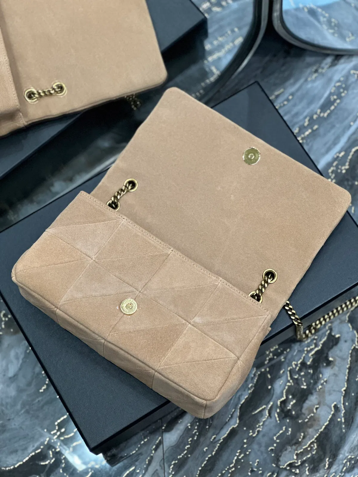 JAMIE MEDIUM CHAIN BAG “CARRÉ RIVE GAUCHE” IN LAMBSKIN AND SUEDE — image 4