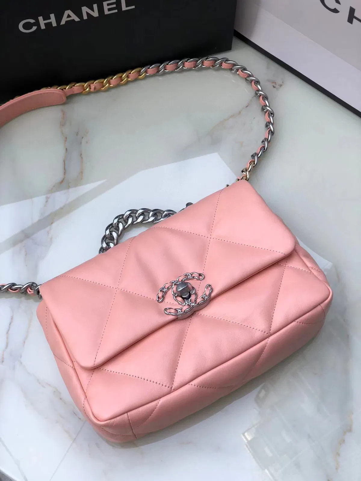 Chanel 19 — image 8