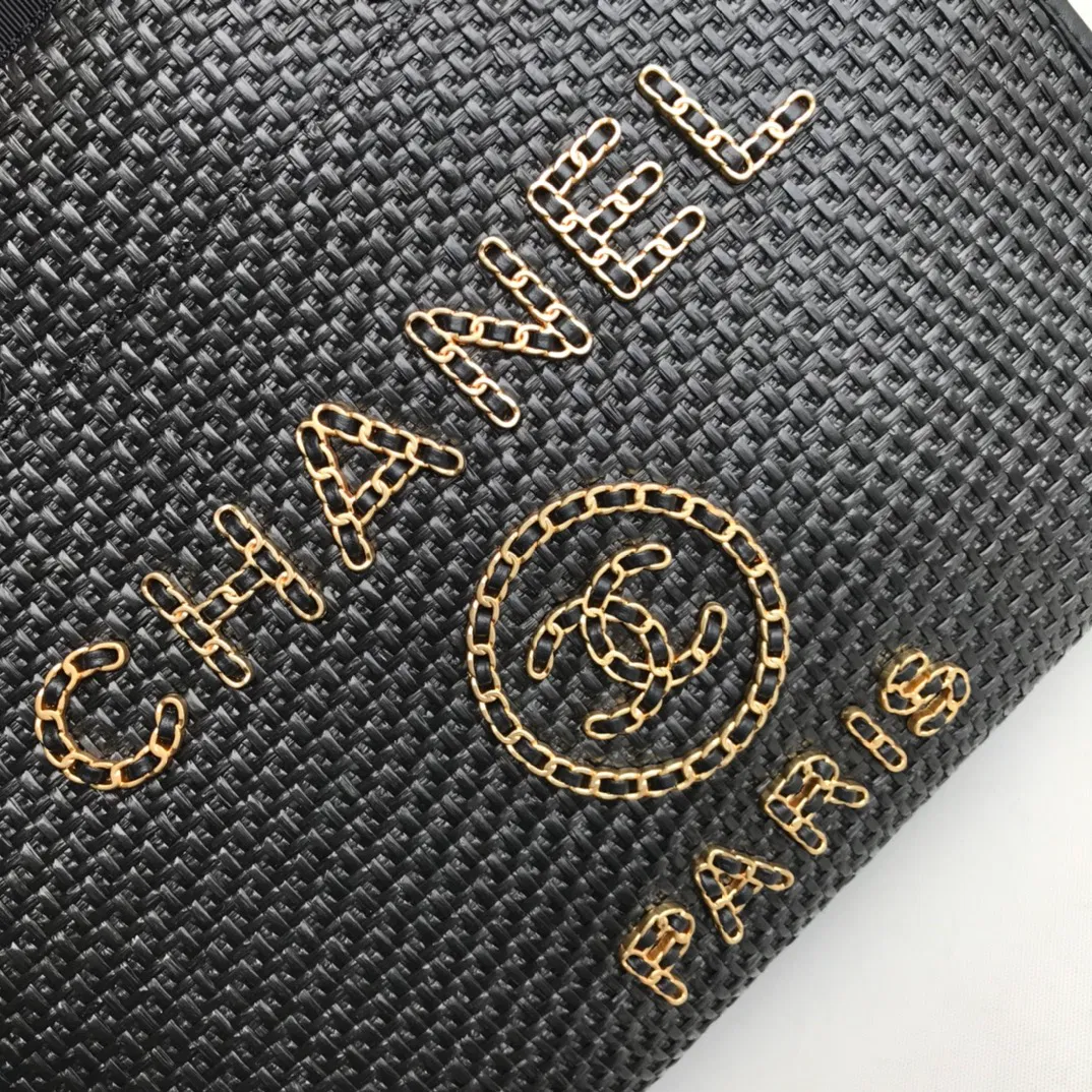 CHANEL TOTE — image 4