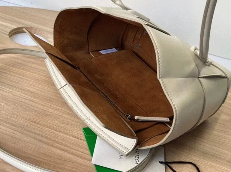 Top Quality Bottega Veneta Arco Small Bag In White Intrecciato Leather — image 10