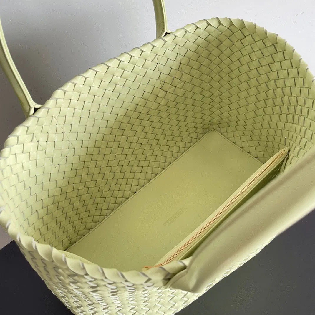 Top Quality Knockoff Bottega Veneta Cabat Medium Bag In Lemon Intrecciato Lambskin — image 2