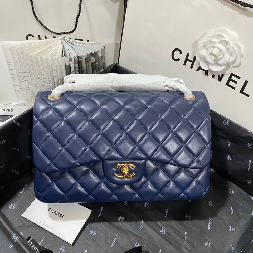 Chanel Flap Bag Large — image 3