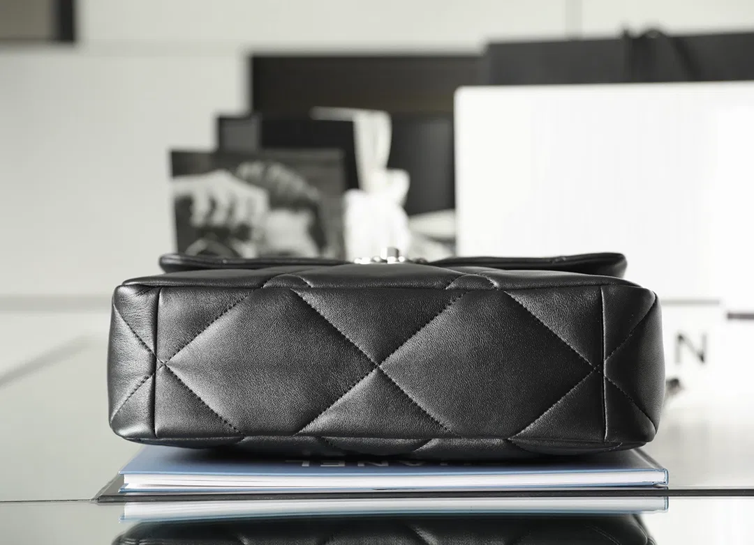 Chanel 19 — image 6
