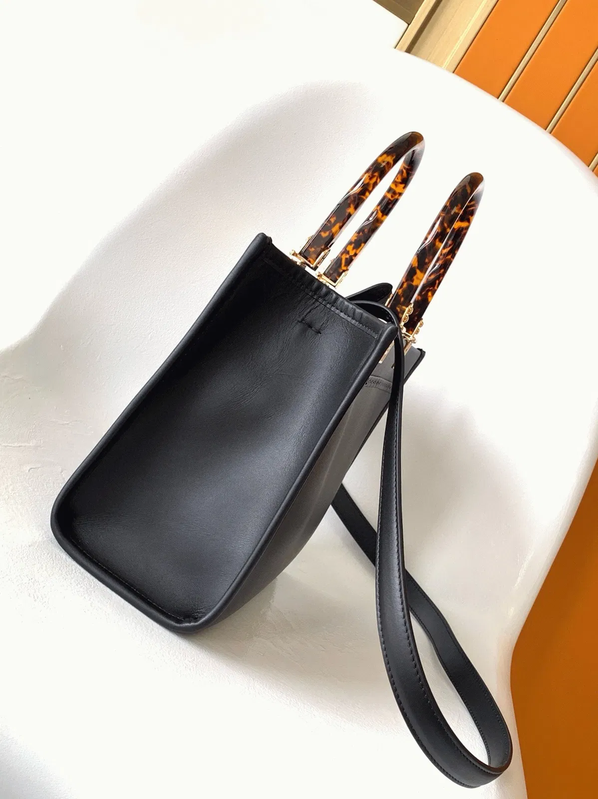 Top Quality Fendi Sunshine Medium Tote Bag In Black Calfskin — image 5