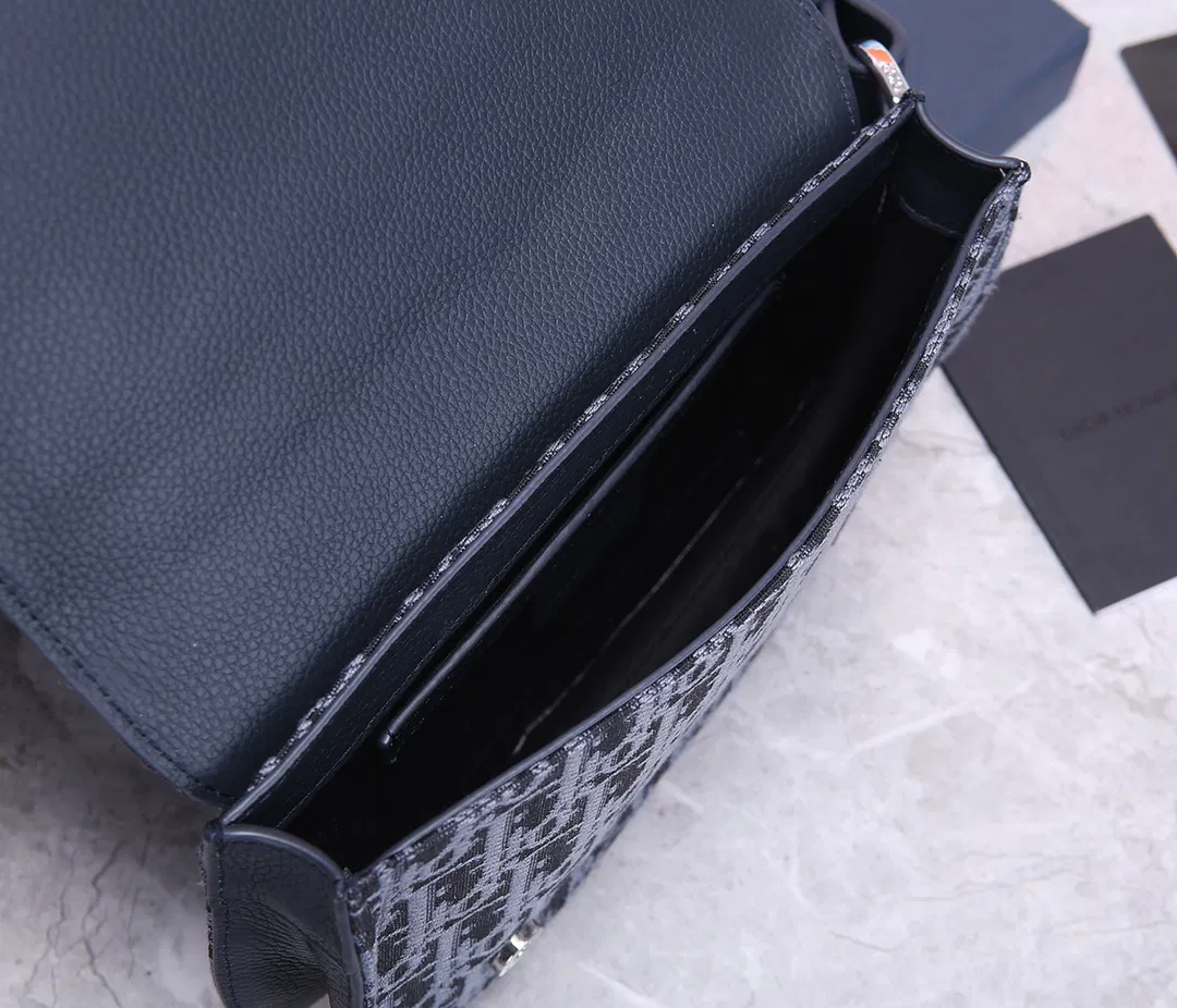 Dior Saddle Man’s Bag — image 8