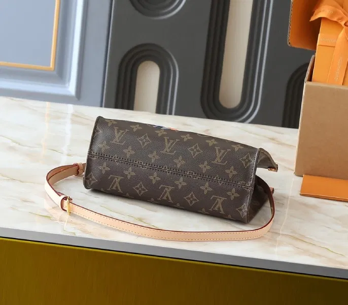 X TM Monogram Canvas OnTheGo PM With Bijou Edition — image 4